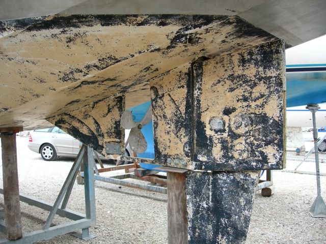 Spotty antifouling